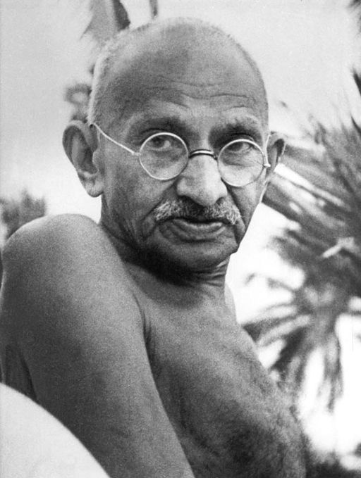 33 Quotes by Gandhi on Life and Changing the World